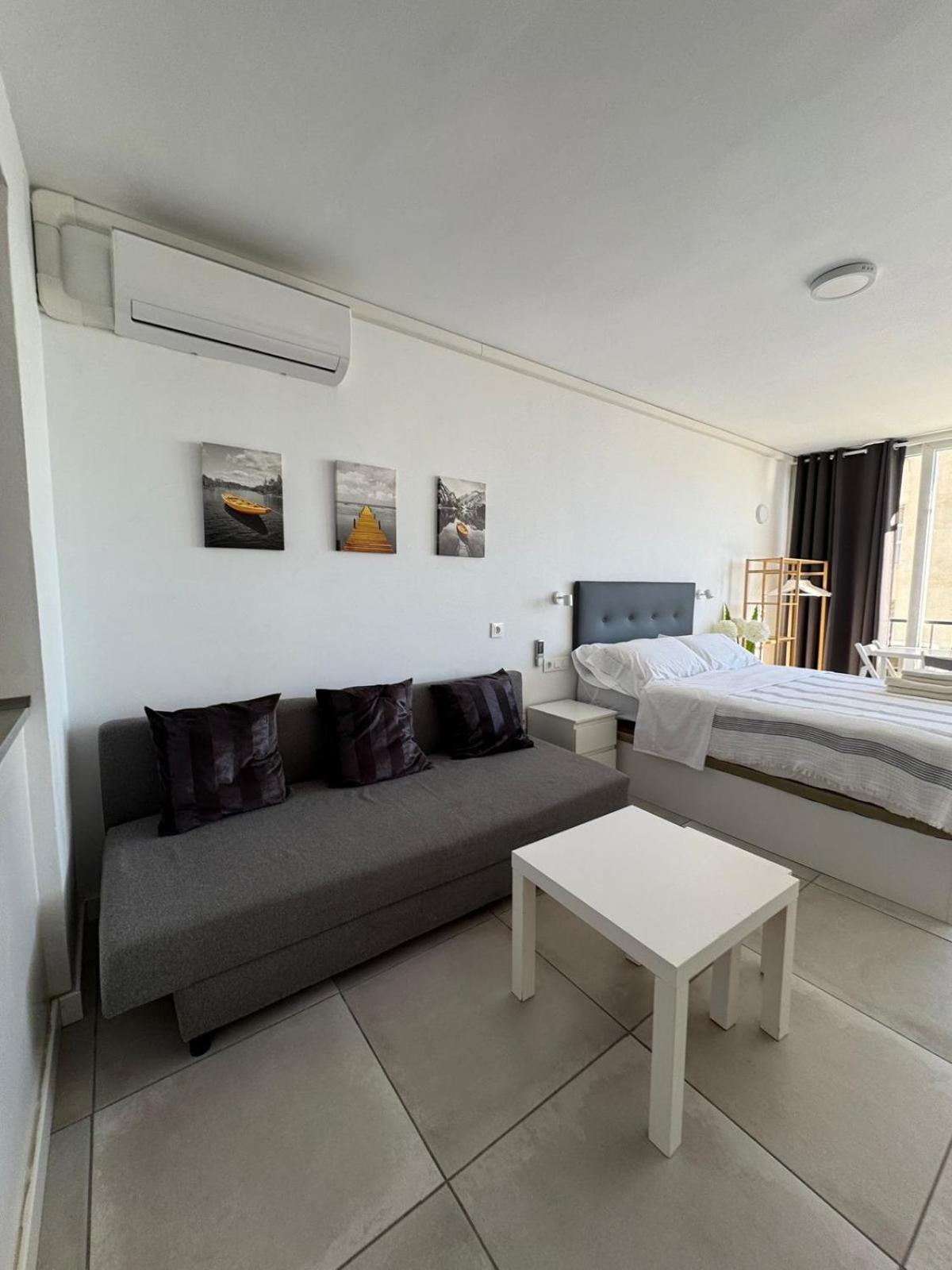 Inviting Studio With Sea View Torremolinos Exteriör bild